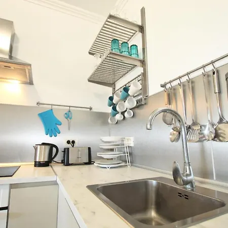 Διαμέρισμα Cute 2 Bedrm Apart Ground Floor, Garden View Wifi *