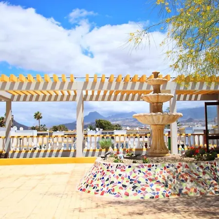Διαμέρισμα Cute 2 Bedrm Apart Ground Floor, Garden View Wifi