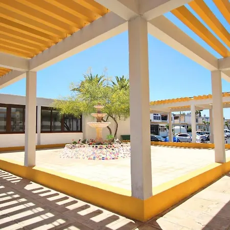 Cute 2 Bedrm Apart Ground Floor, Garden View Wifi Apartman *